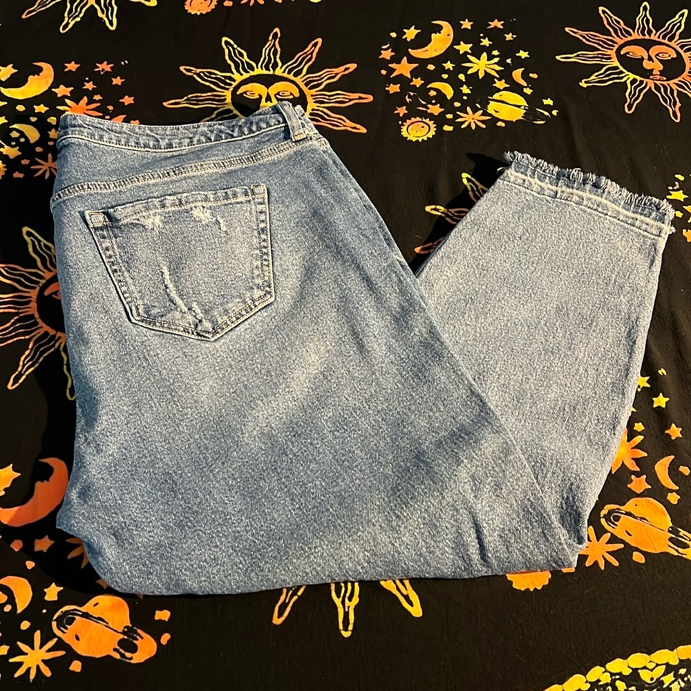 EUC torrid sz 16R ankle straight leg cropped jean button fly, distressed
